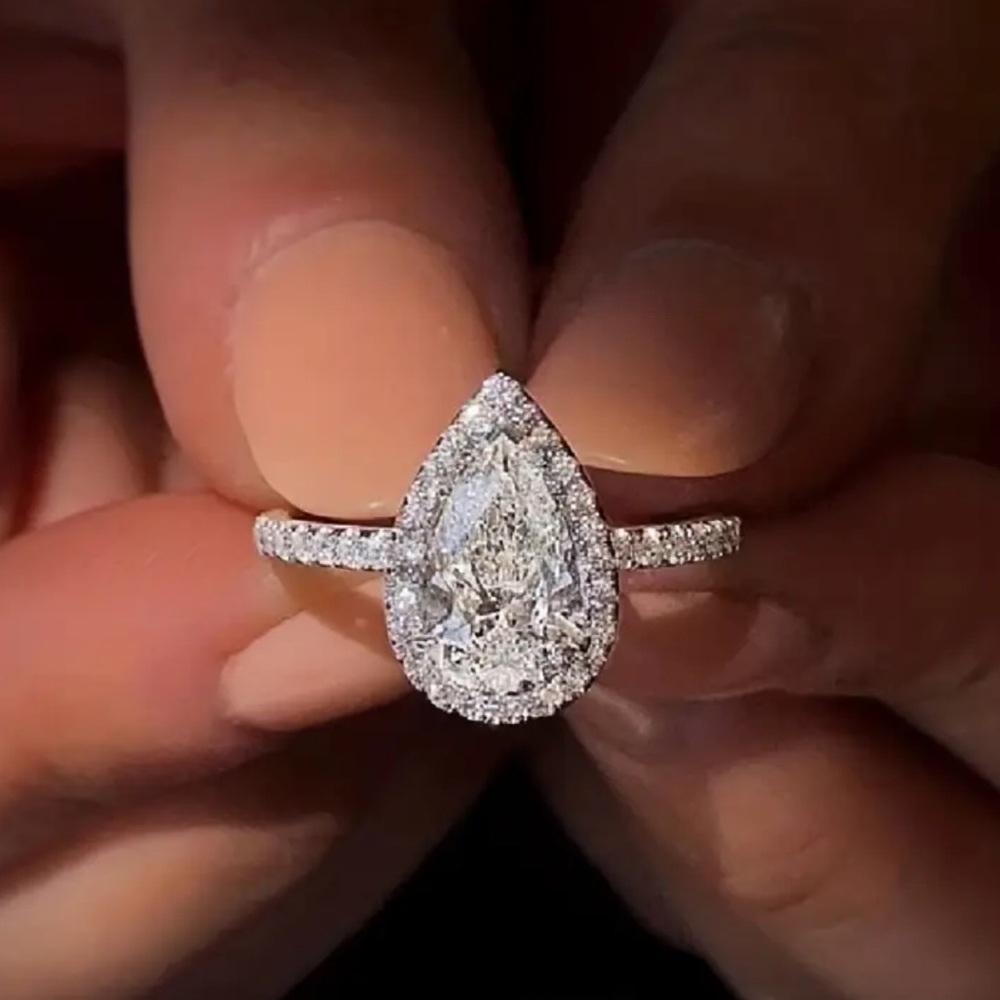 Glittering teardrop-shaped Simulation Diamond Ring Ladies Wedding Ring - 9